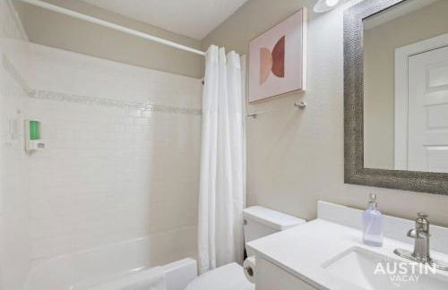 Cook and Gather Around in a Fully Equipped Apartment - Foto 21