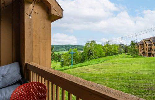 Renovated Ski In Out Condo King Bed Patio Grill - Foto 31