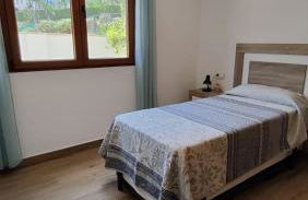 HAPPY HOLIDAYS - Photo 23