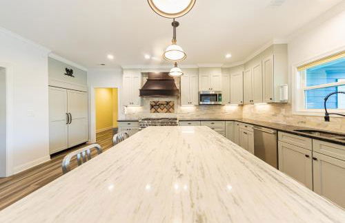 Luxury Lakefront Getaway Near Atlanta and Perfect for FIFA Visitors - Foto 9