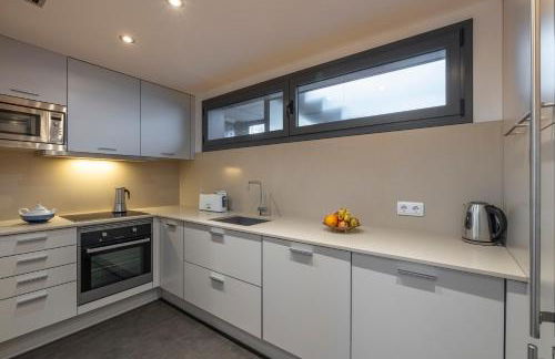 Apartamento con gran terraza delante del mar - Photo 14