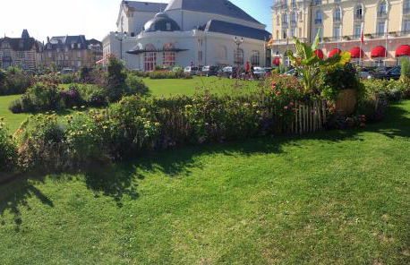 kerwatt - Grande et belle maison de ville avec jardin, proche centre et mer - Photo 12