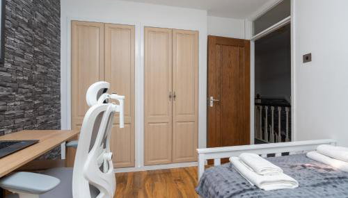 Open Mind Property - 3 Bed Home with Free Parking - Foto 5