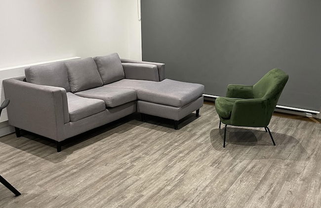 2 Bedroom Luxury Apartment in Barking - Photo 12