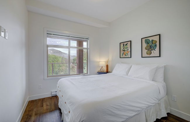 Corner Unit w Large Deck & Amazing View - Photo 9