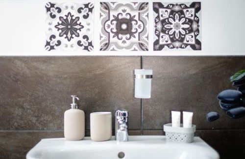 MOLA Apartments-Moderne Ferienwohnung im Herdecker Zentrum für 3 Personen-mit Balkon-Grill-Gratis Parkplatz-WLAN - Foto 19