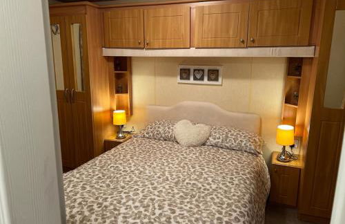 A & C Coastal Hideaway with outside Decking - Foto 7