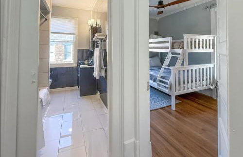 Spacious Home Downtown - Children's Hospital, Pets - Foto 37