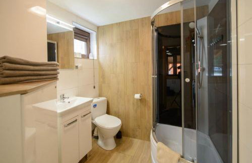 Całoroczny Domek Sosenka 1-5 z 2 sypialniami, aneksem, łazienka i salon - Foto 7