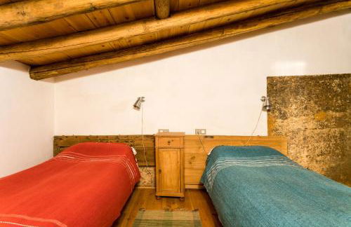 Antigua Panadería de Valdelarco, chimenea con horno 2 Hab 4 pers mas 2 max - Foto 14