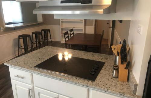 Luxury Midtown Home - Only a few blocks from FGH - Foto 15