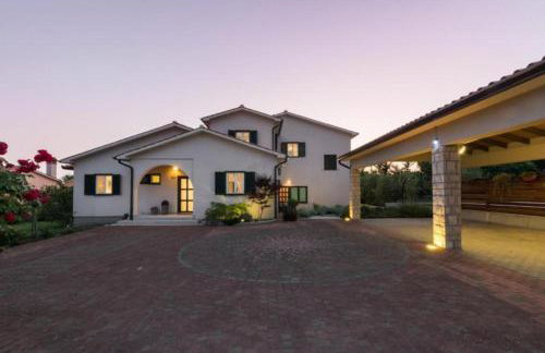 Holiday House OLIVE GROVE with pool and garden - Foto 35