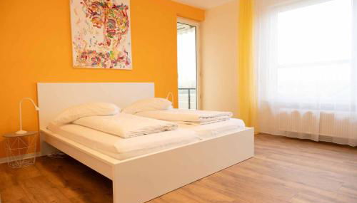 Fewo Art City-Studio Kassel 2, groß, modern, citynah, 3 Schlafzimmer, 2 Bäder, kostenfreie Parkplätze, 2 Süd-Balkons, Herkulesblick - Foto 3