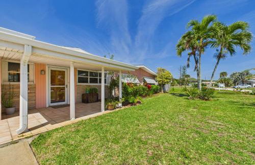 Pet-Friendly 3BR Coastal Retreat Walk to Beach - Foto 11