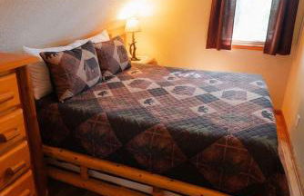 Cheerful Two Bdrm Cabin with Hot Tub & Pet Friendly - Foto 19