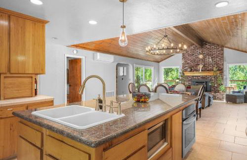 Yosemite+5BR+Views+Hot Tub+Pets - Foto 16