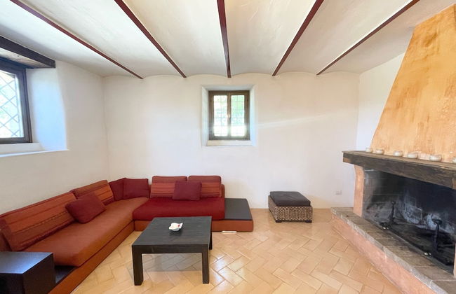 Spoleto Tranquilita Sleeps 20 With Wifi Pool Yoga Studio Gardens and Views - Photo 74