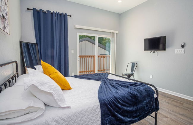 Inviting 4BR 2BA Near Downtown Riverwalk - Foto 23