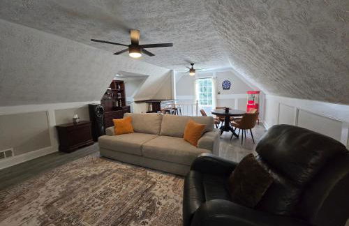 Cozy 5BR Family Retreat Firepit Games Patio - Foto 40