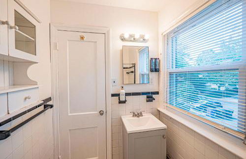 5BR 2 Bath Bath Near UMD and Metro to DC! - Foto 7