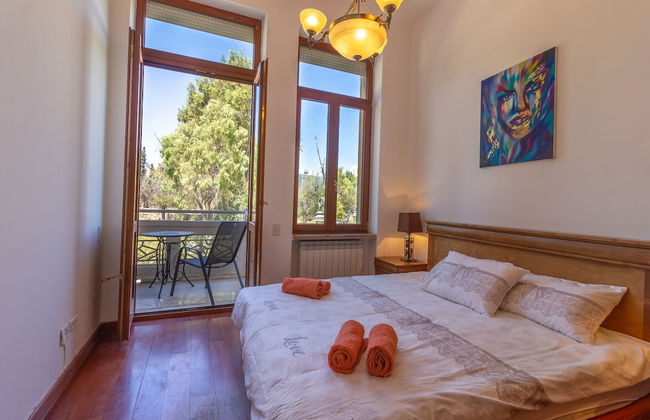 Art apartment in Mamila - Photo 9