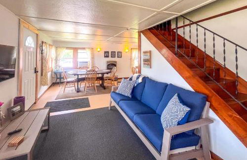 Steps to Lake and Public Boat Ramp Edinboro Cottage - Foto 4