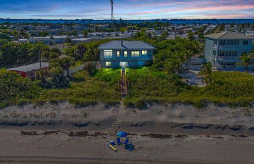 Oceanfront Escape - Private Beach Access - Game Room - Bikes - Surfboard - Foto 51