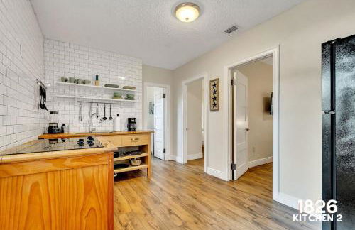 3 Home 12 bedroom compound with Pool and BBQ sleeps 24 - Foto 40