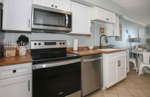 Gulf Shores Surf & Racquet 403C by ALBVR - Beautifully upgraded condo! Incredible sunset views! - Photo 49