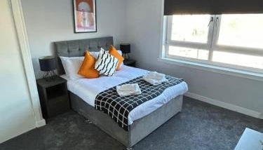 3-Bed Apartment Central Greenock - Photo 2