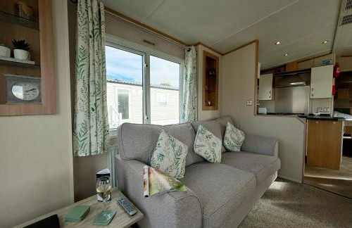 4 Sandringham, Patrington Haven, Hot Tub, Private garden & Parking - Foto 10