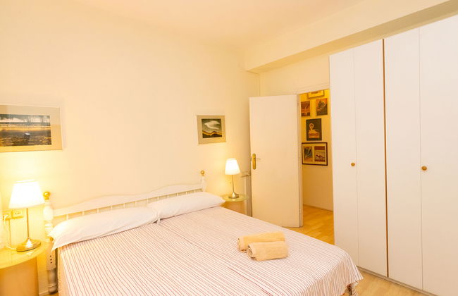 3 bedroom Apartment in Barcelona - Photo 5