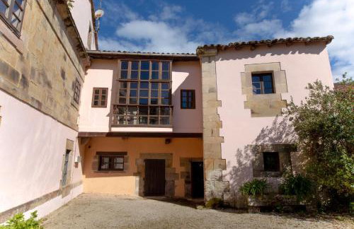 Chapel House of Palacio de Hualle near Comillas - Photo 9