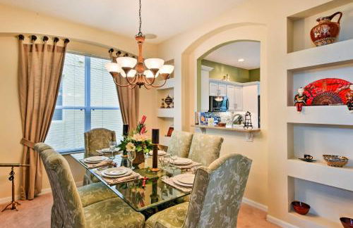 Luxe Terra Verde Villa with Theater 6 Mi to Disney! - Foto 8