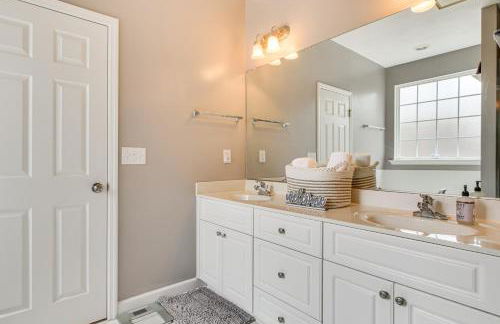 Tee Off in Augusta Masters Retreat with Patio - Foto 12