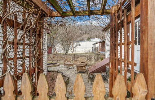 Broadway Cottage - Town, Hot Tub, Fire Pit, Grill, Wifi, Family Friendly, Pet Friendly - Foto 28