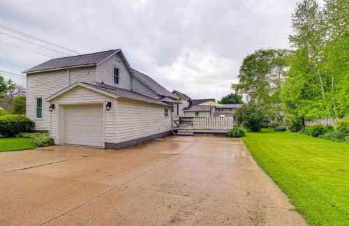 Lavish House with Patio - 2 Blocks to Green Lake! - Foto 29