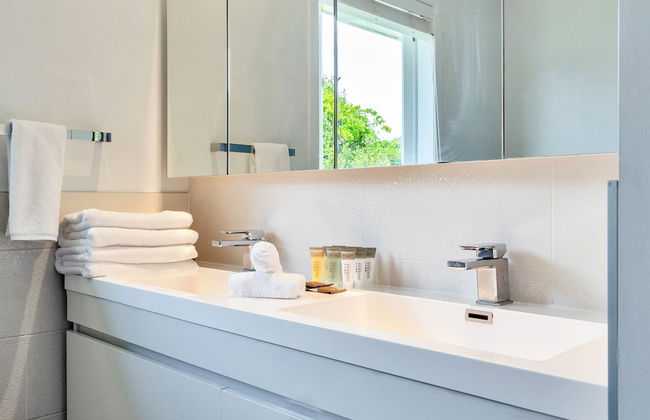 Bright Airy & Spacious 3 BR Home - Foto 28