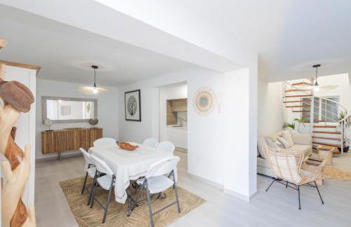 Sea Views Private Terrace 2BR House near the Beach - Foto 13