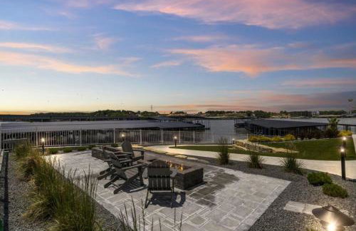 Topsider Condo w/ Stunning Lake Views, Shuffleboard & King Beds - Foto 53