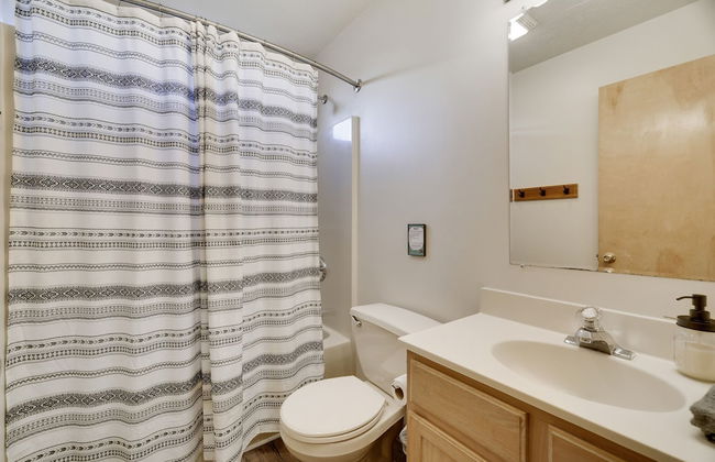 Sycamore Cove by Avantstay Hot Tub Game Rooms - Photo 39