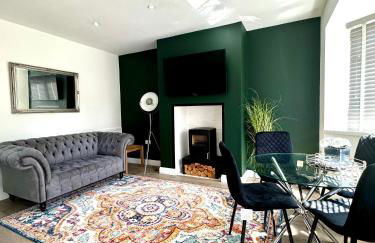 Sophisticated Home with Beautiful & Large Garden - Foto 1