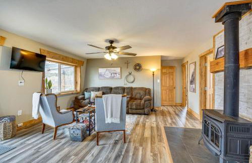 Idyllic Rye Cabin Deck with Mountain Views! - Foto 4