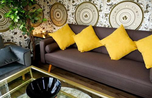 Stunningly Opulent Gold Apartment Near Sheffield FULL SKY TV - Foto 55