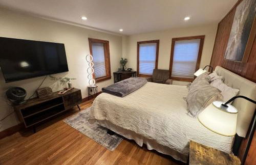 Large, Comfortable & Conveniently located Home - Foto 20