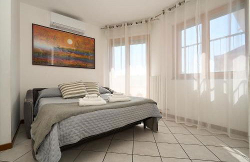 -LUMINOSA 5 STARS WITH BALCONY- Wifi Netflix 15 minutes from Duomo - Foto 1