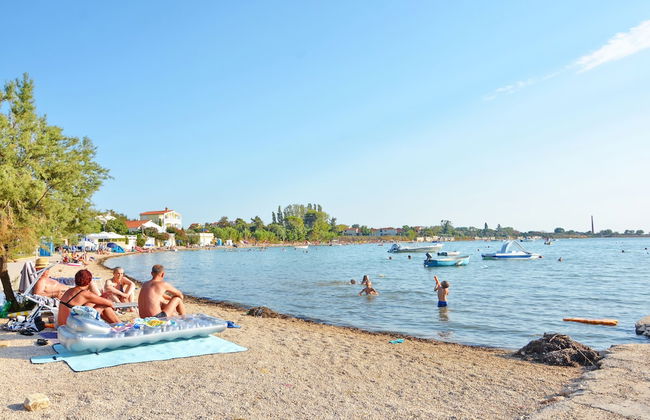 Charming Apartment in Vrsi Mulo, Great Place in Dalmatia for Family Vacation - Photo 14