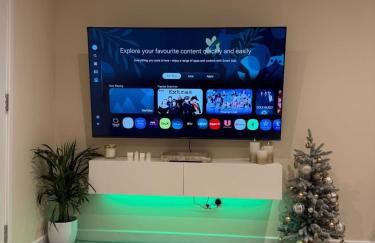 New 2-bed 2-bath detached flat with garden - Photo 27