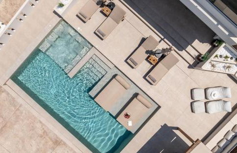 Cantouni Villa, Luxury 5BR Retreat with Pool & Jacuzzi Near Town by Villa Mana Gers - Photo 5