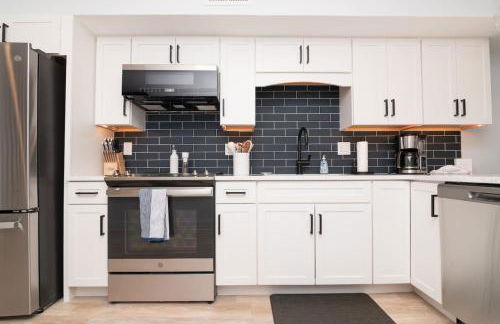 NEW 3BR-3BA Beach Block with Parking - Photo 12